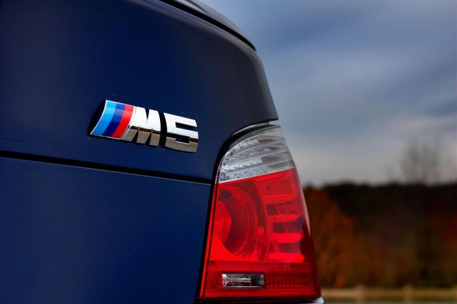  BMW M5 2009 года  (фото 5 из 36)